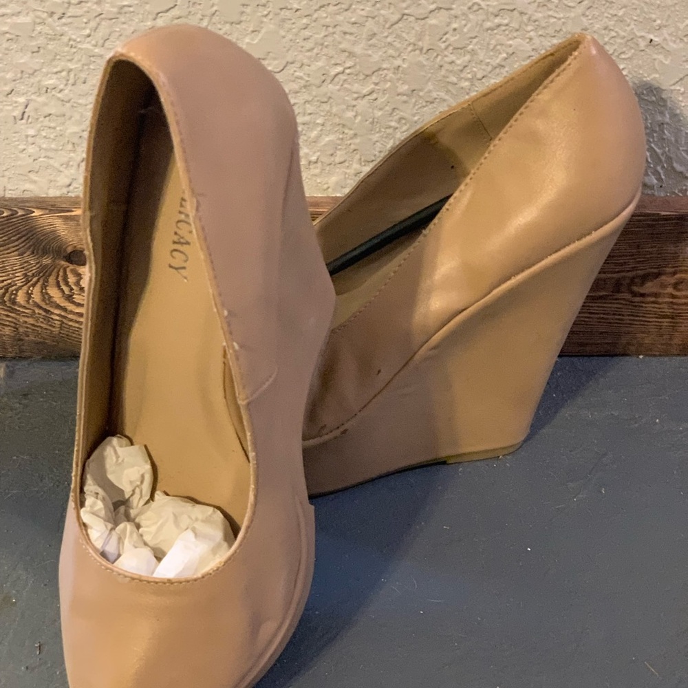 Delicacy nude platform heels size 8.5